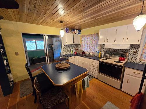 2449 Lloyd Road, Clearwater, BC - Indoor Photo Showing Kitchen