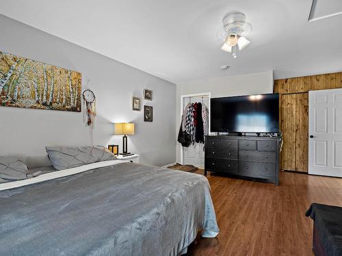 55 Cameron Road, Clearwater, BC - Indoor Photo Showing Bedroom