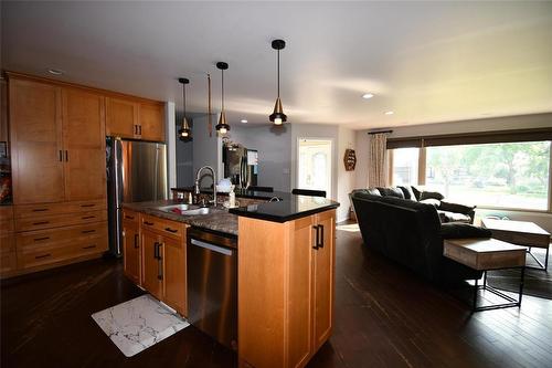 222 Bicknell Boulevard, Russell, MB - Indoor Photo Showing Kitchen With Double Sink With Upgraded Kitchen