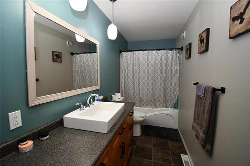 222 Bicknell Boulevard, Russell, MB - Indoor Photo Showing Bathroom