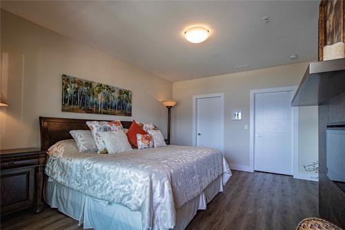 331-300 Vista Park, Penticton, BC - Indoor Photo Showing Bedroom