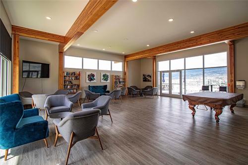 331-300 Vista Park, Penticton, BC - Indoor Photo Showing Living Room