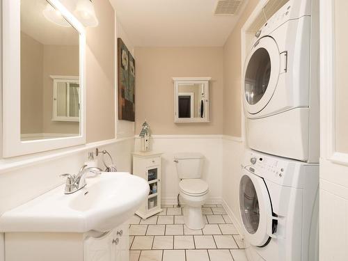 Powder room - 487 Route 201, Sainte-Marthe, QC - Indoor Photo Showing Laundry Room