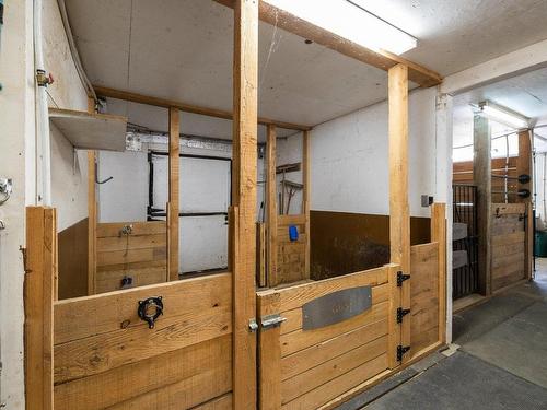 Barn - 487 Route 201, Sainte-Marthe, QC - Indoor Photo Showing Basement