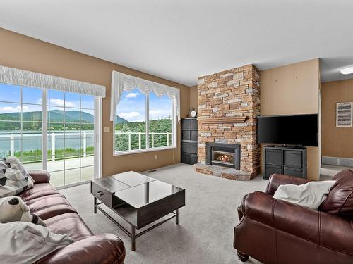 2387 Cridge Road, Kamloops, BC - Indoor Photo Showing Living Room With Fireplace