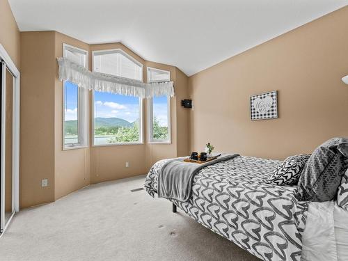 2387 Cridge Road, Kamloops, BC - Indoor Photo Showing Bedroom