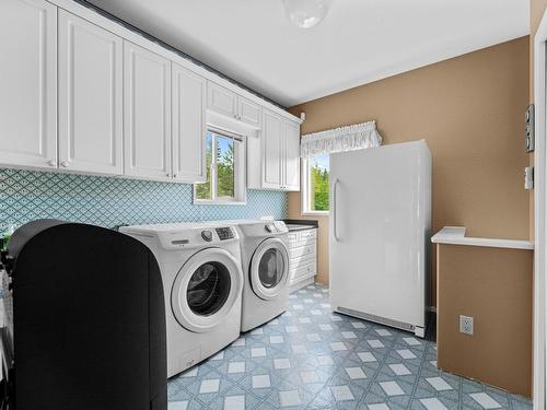 2387 Cridge Road, Kamloops, BC - Indoor Photo Showing Laundry Room