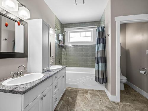 8885 Josephine Road, Kamloops, BC - Indoor Photo Showing Bathroom