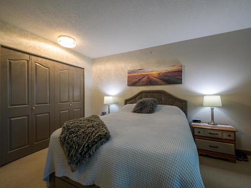 1-411 Aberdeen Drive, Kamloops, BC - Indoor Photo Showing Bedroom