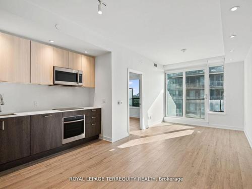 2506-1928 Lake Shore Blvd W, Toronto, ON - Indoor Photo Showing Kitchen