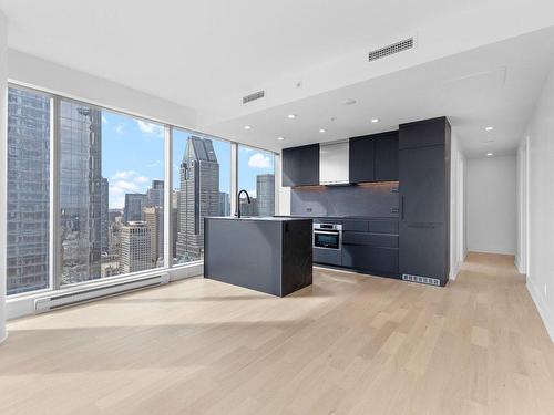 Overall view - 3307-720 Rue St-Jacques, Montréal (Ville-Marie), QC - Indoor Photo Showing Kitchen With Upgraded Kitchen