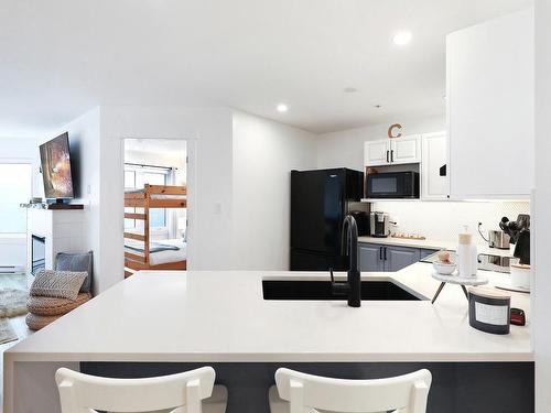 212-1320 Henry Rd, Courtenay, BC - Indoor Photo Showing Kitchen With Upgraded Kitchen