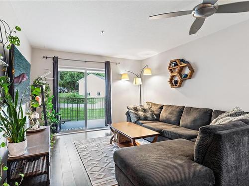 208-4971 Songbird Pl, Nanaimo, BC - Indoor Photo Showing Living Room