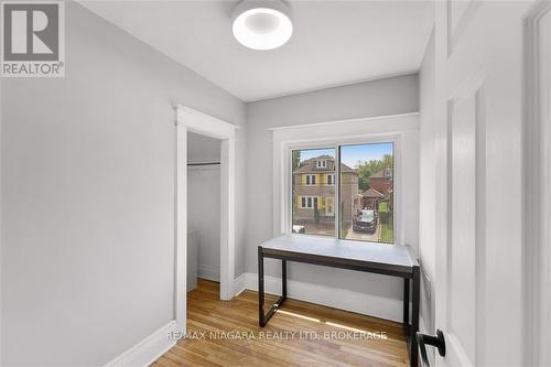 20 Randolph Street, Welland, ON - Indoor Photo Showing Other Room