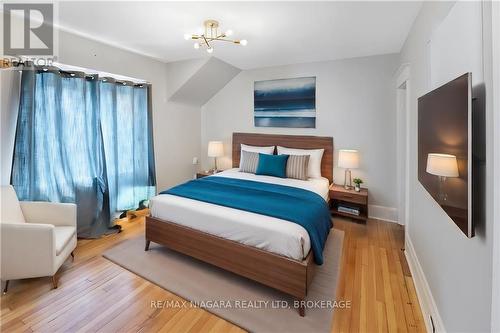 20 Randolph Street, Welland, ON - Indoor Photo Showing Bedroom