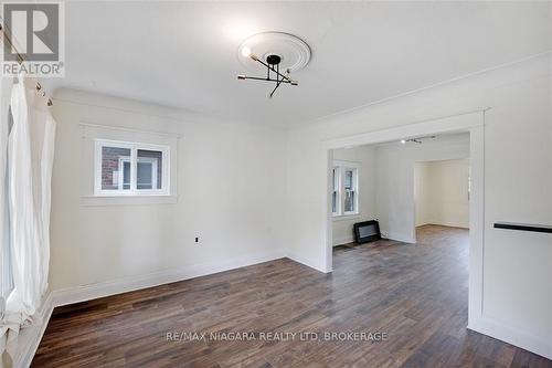 20 Randolph Street, Welland, ON - Indoor Photo Showing Other Room