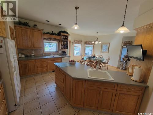 5329 Herald Street, Macklin, SK - Indoor Photo Showing Kitchen