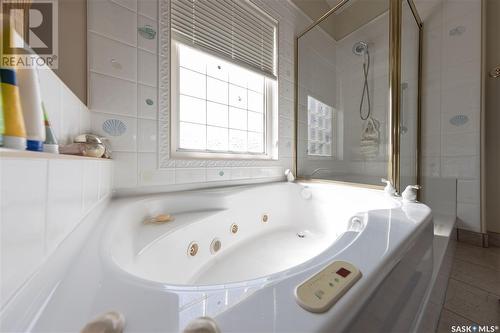 5329 Herald Street, Macklin, SK - Indoor Photo Showing Bathroom