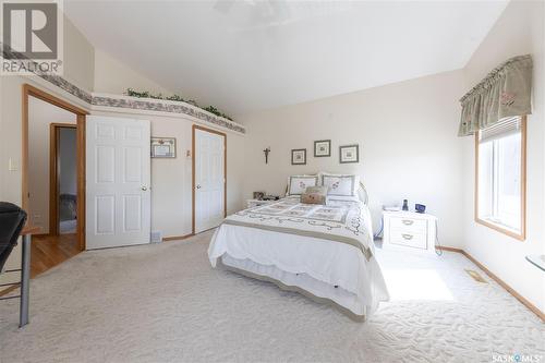 5329 Herald Street, Macklin, SK - Indoor Photo Showing Bedroom