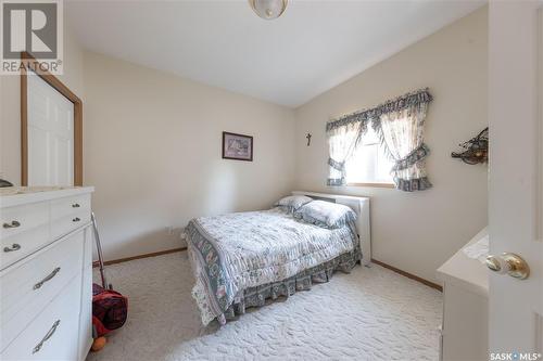 5329 Herald Street, Macklin, SK - Indoor Photo Showing Bedroom