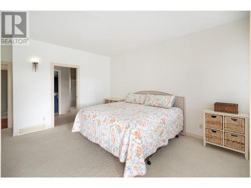 1746 Vineyard Drive, West Kelowna, BC - Indoor Photo Showing Bedroom