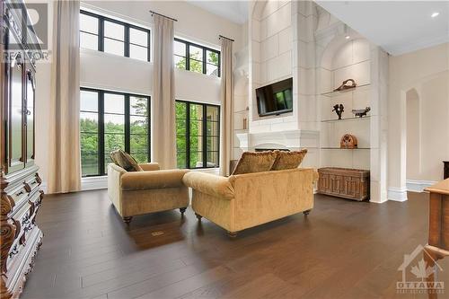 106 Lorlei Drive, Mcnab/Braeside (551 - Mcnab/Braeside Twps), ON - Indoor Photo Showing Living Room