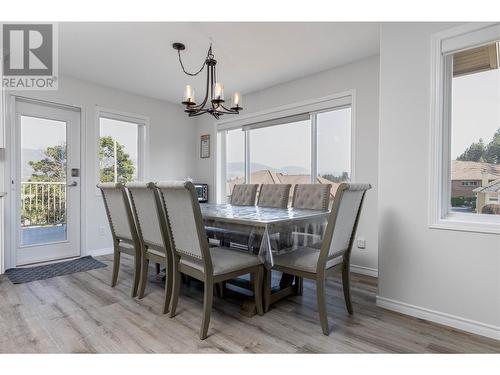 3090 Quail Run Drive, Kelowna, BC - Indoor Photo Showing Dining Room