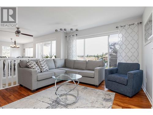 3090 Quail Run Drive, Kelowna, BC - Indoor Photo Showing Living Room