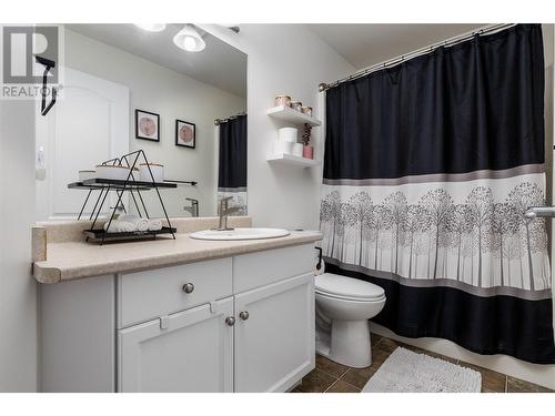 3090 Quail Run Drive, Kelowna, BC - Indoor Photo Showing Bathroom