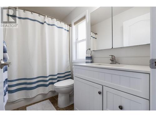 3090 Quail Run Drive, Kelowna, BC - Indoor Photo Showing Bathroom