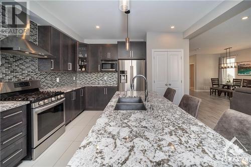 78 Russet Terrace, Nepean, ON - Indoor Photo Showing Kitchen With Stainless Steel Kitchen With Double Sink With Upgraded Kitchen