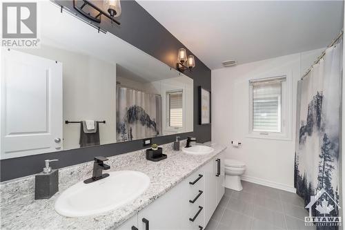 78 Russet Terrace, Nepean, ON - Indoor Photo Showing Bathroom