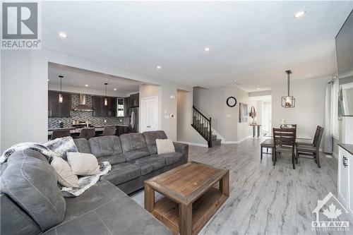 78 Russet Terrace, Nepean, ON - Indoor Photo Showing Living Room