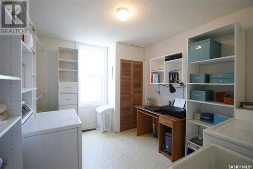 134 K Avenue S, Saskatoon, SK - Indoor Photo Showing Laundry Room