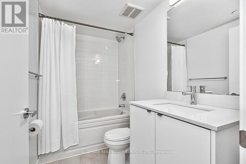 A222 - 3210 Dakota Common, Burlington (Alton), ON - Indoor Photo Showing Bathroom