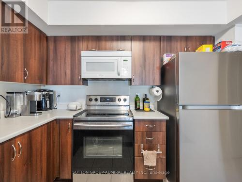 64 - 2315 Sheppard Avenue W, Toronto (Humberlea-Pelmo Park), ON - Indoor Photo Showing Kitchen