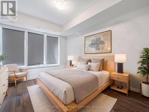 64 - 2315 Sheppard Avenue W, Toronto (Humberlea-Pelmo Park), ON - Indoor Photo Showing Bedroom