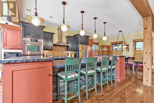 136 Snowbridge Way, Blue Mountains (Blue Mountain Resort Area), ON - Indoor Photo Showing Kitchen With Upgraded Kitchen