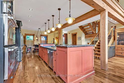 136 Snowbridge Way, Blue Mountains (Blue Mountain Resort Area), ON - Indoor Photo Showing Kitchen