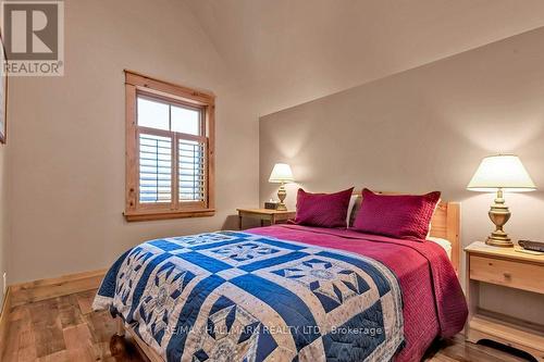 136 Snowbridge Way, Blue Mountains (Blue Mountain Resort Area), ON - Indoor Photo Showing Bedroom