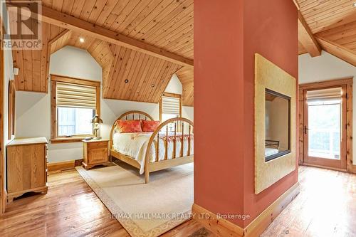 136 Snowbridge Way, Blue Mountains (Blue Mountain Resort Area), ON - Indoor Photo Showing Bedroom