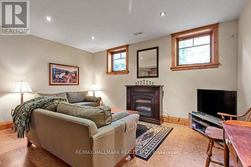 136 Snowbridge Way, Blue Mountains (Blue Mountain Resort Area), ON - Indoor Photo Showing Living Room With Fireplace