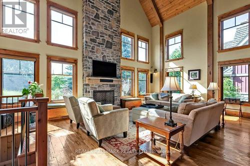 136 Snowbridge Way, Blue Mountains (Blue Mountain Resort Area), ON - Indoor Photo Showing Living Room With Fireplace