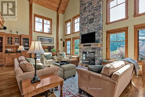 136 Snowbridge Way, Blue Mountains (Blue Mountain Resort Area), ON - Indoor Photo Showing Living Room With Fireplace