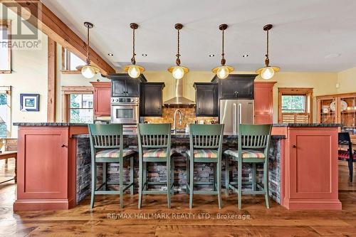 136 Snowbridge Way, Blue Mountains (Blue Mountain Resort Area), ON - Indoor Photo Showing Kitchen With Upgraded Kitchen