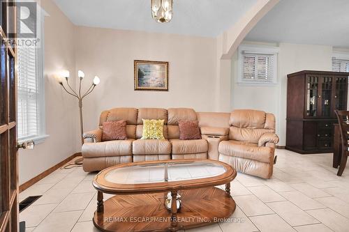 39 Sherman Avenue N, Hamilton (Gibson), ON - Indoor Photo Showing Living Room