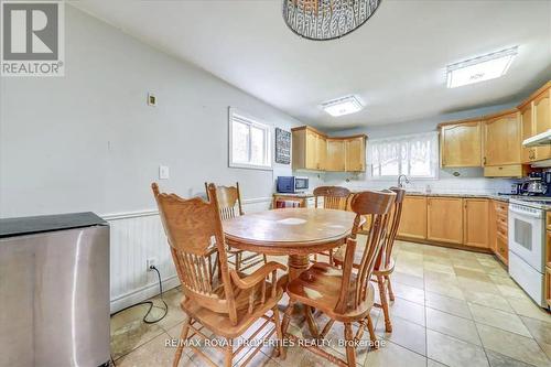 34 Robinson Avenue, Kawartha Lakes, ON - Indoor Photo Showing Dining Room