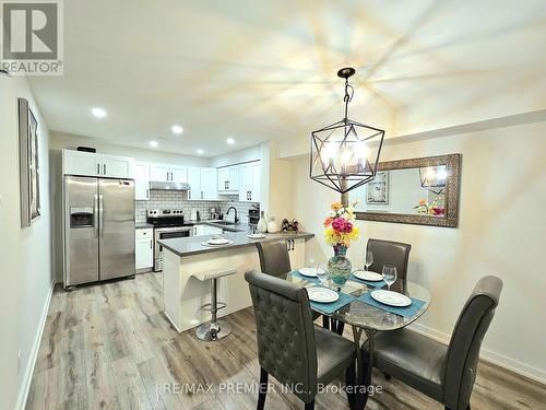 254 Milestone Crescent, Aurora (Aurora Village), ON - Indoor Photo Showing Dining Room