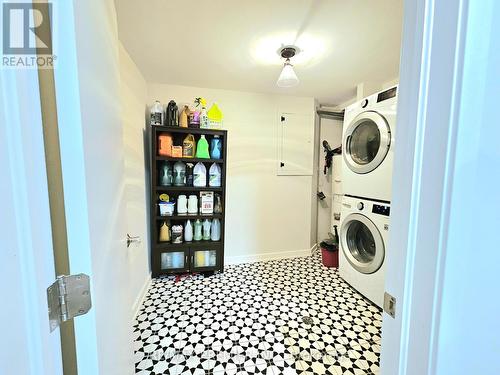 254 Milestone Crescent, Aurora (Aurora Village), ON - Indoor Photo Showing Laundry Room