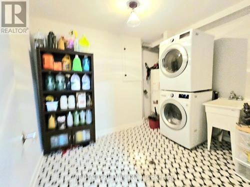 254 Milestone Crescent, Aurora (Aurora Village), ON - Indoor Photo Showing Laundry Room